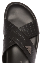 حذاء مفتوح جلد بتصميم متقاطع ونقشة جلد التمساح